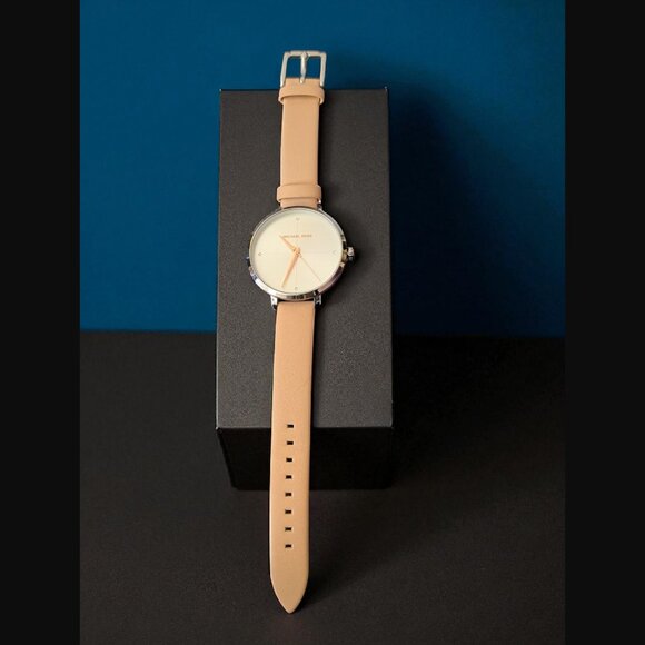 Michael Kors Mk 2778 Womens Charley Genuine Leather Silver Tone Wristwatch - Picture 9 of 9